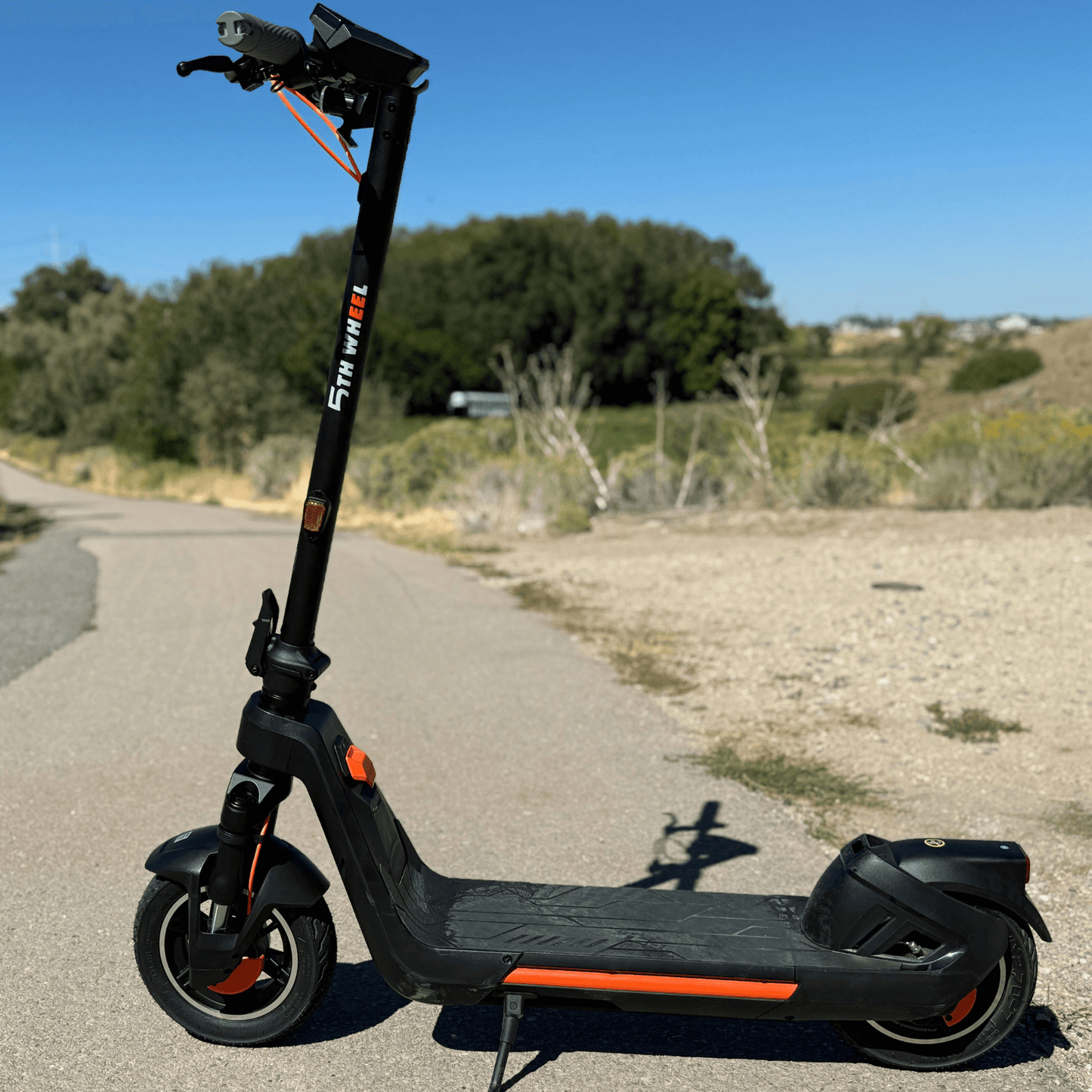 5TH WHEEL G11Pro 1200W Peak Motor Electric Scooter for Adult, 11” Vacuum Tires, 46.8V 20mph & 40 Miles Range E Scooter with Turn Signal & App Control