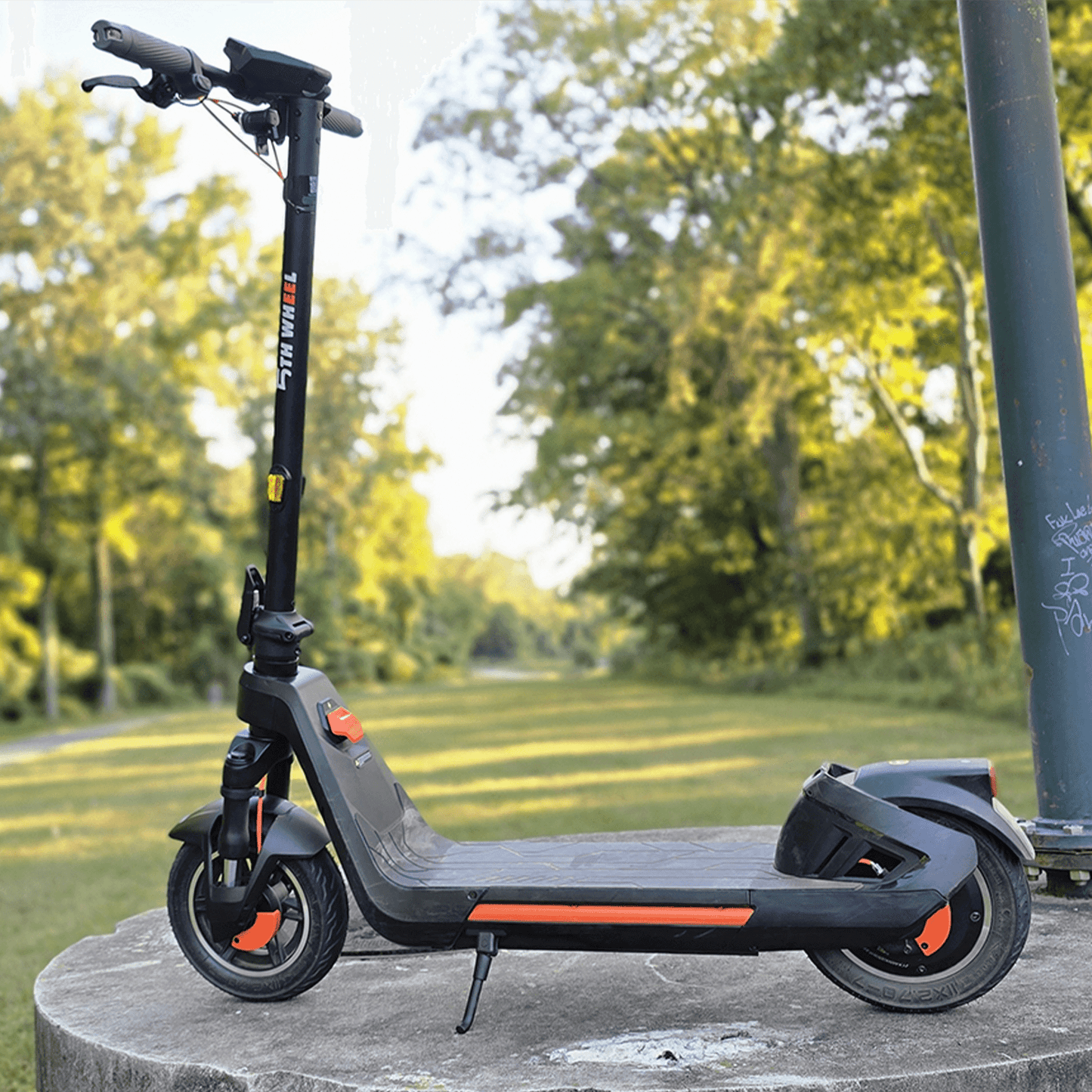 5TH WHEEL G11Pro 1200W Peak Motor Electric Scooter for Adult, 11” Vacuum Tires, 46.8V 20mph & 40 Miles Range E Scooter with Turn Signal & App Control